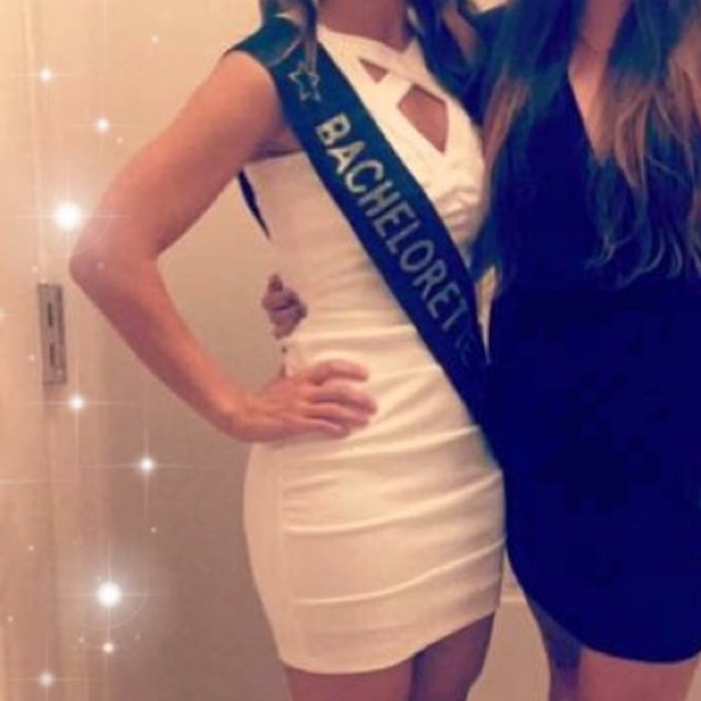 White bodycon dress